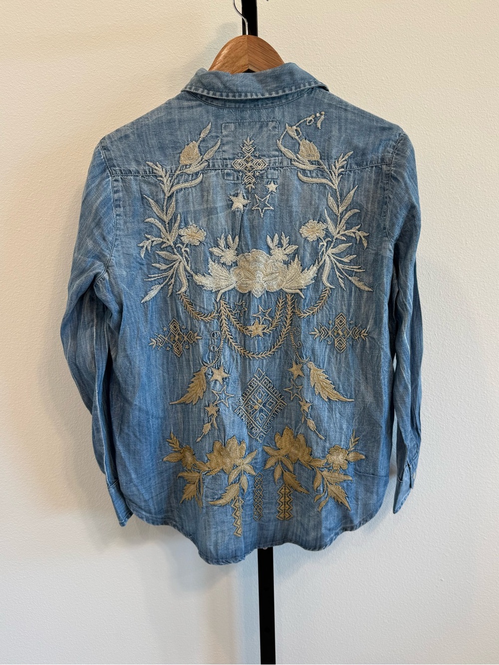 NWT Kyla Seo Women's Chambray Floral Embroidered Denim Button-Down Shirt XS Boho